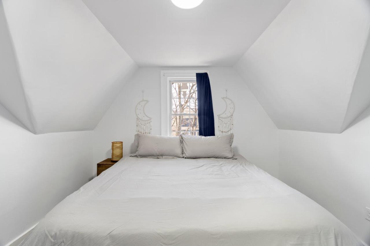 Cozy Gem In The Heart Of East Rock With Free Parking Near Yale And Dt Leilighet New Haven Eksteriør bilde
